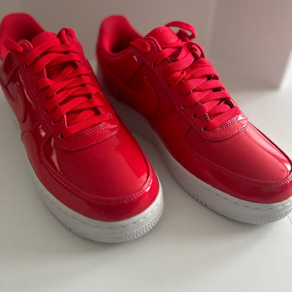 Nike Air Force 1 low (Ultraviolet Siren Red)